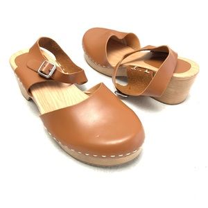 Brown Faux Leather Clogs Ankle Strap Lugged heel Women's Size 9
